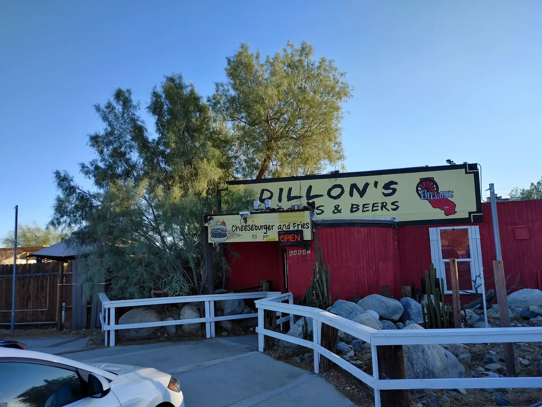 Dillon's Burgers & Beers Restaurant